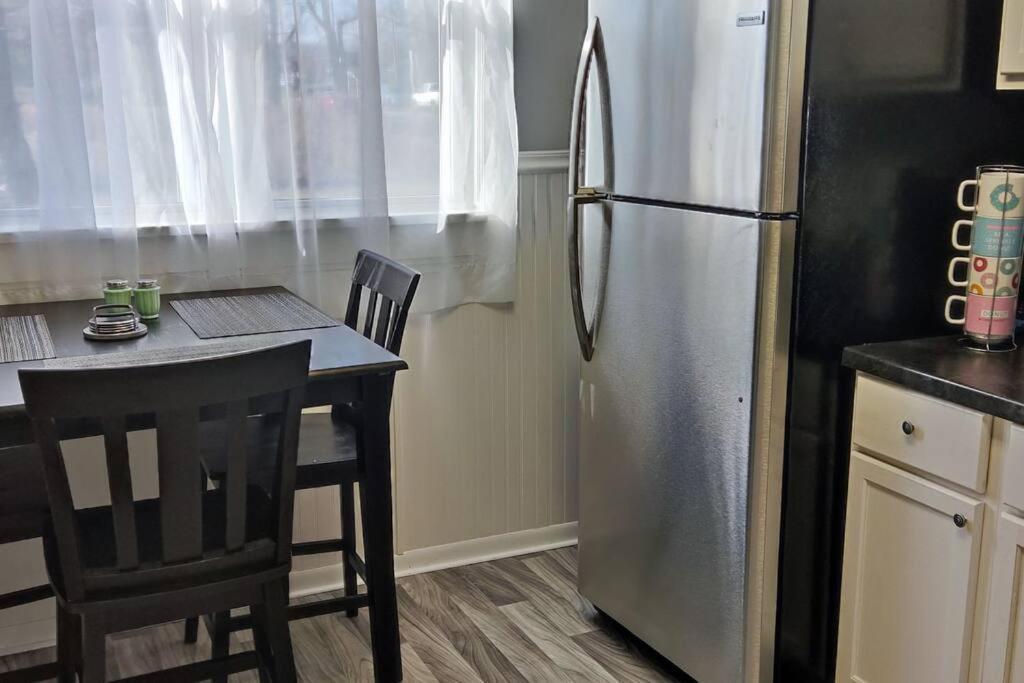 Perfect Combo Of Charm & Comfort- 2Bedroom Home Ноблсвілл Екстер'єр фото
